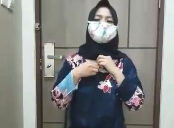 Bokep Viral SMA Jilbab Hitam Colmek Squirt