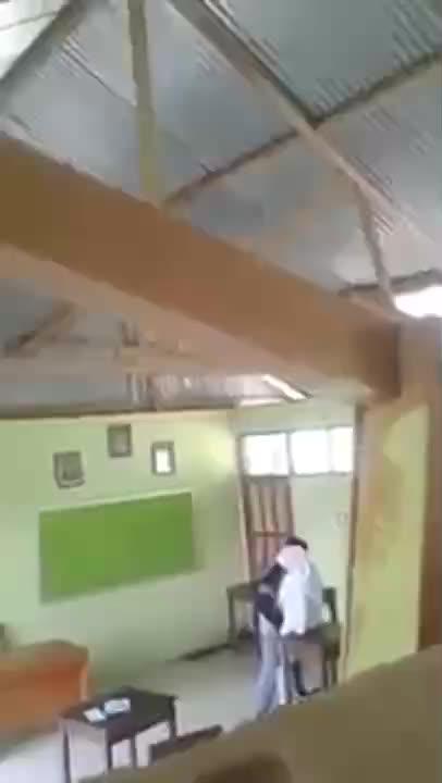 Video Daripada Tawuran Mending Ngentot Di Kelas