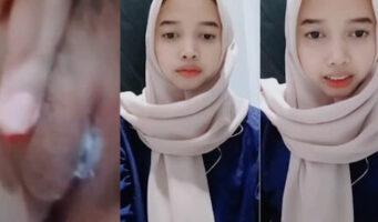 XD Fina Keliatan Manis Tapi Nakal Pamer Lobang Anu
