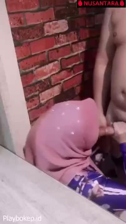 Video Jilat Memek Tante Jilbab Pink