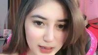 Bokep Indo Lidya Danira Hot Live Pamer Belahan Sambil Ngerokok