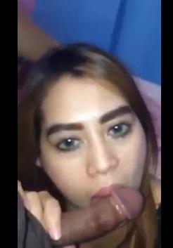 Ngemut Kontol Sampai Mual Lalu Ngentot
