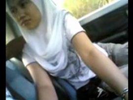 Jilbab SMA Suka Berbuat Mesum