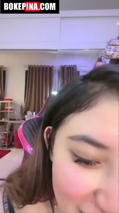 Bokep Indo Lidya Danira Host Cantik Sukanya Juga Diatas Biar Lebih Hot