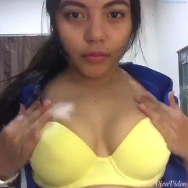Bokep Indo ABG Lagi Pamer Payudara Besar