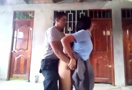 Berangkat Kerja Ngentot Dulu Di Depan Kos