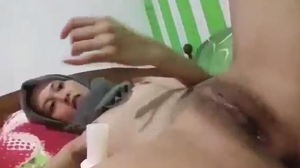 Jilbab Jilat Squirting Nya Sendiri