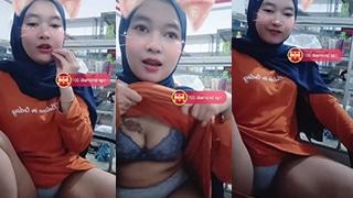 Abg Hijabers Lagi Jaga Warung Malah Live Show