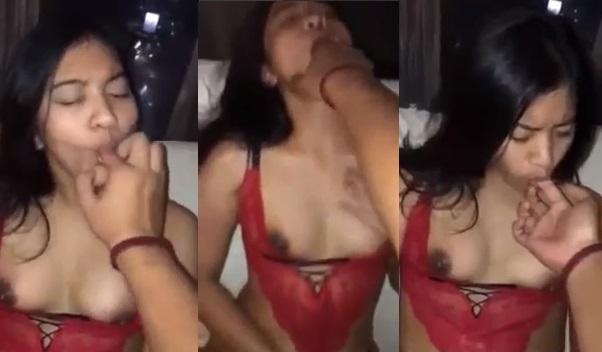Cewek Binal Suka Ngemut Jari