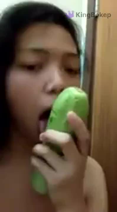 Video Cam Laura Tkw Colmek Pake Timun