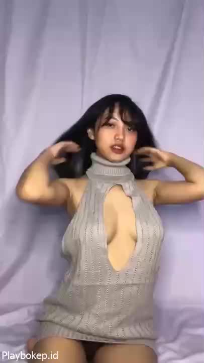 Video Meru Play With New Toy
