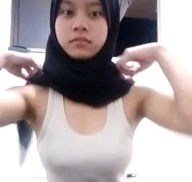Rutinitas Bugil Hijabers Ketika Malam Jumat