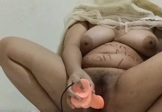 Jameela Lepas Mukenah langsung Ngocok Memek