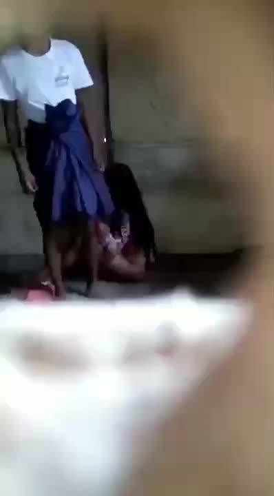 Video Ngintip Teman Pacaran Digubuk Part 1